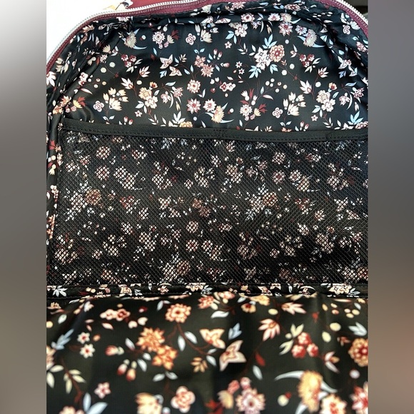 🌸 Quilted Floral Backpack – Burgundy Multi Pocket Travel/Everyday Bag/small 🌸 - Picture 8 of 14